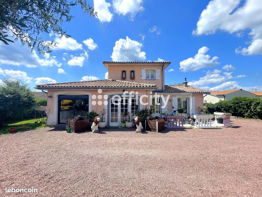 Maison 6 pièces 180 m² · à Coutras · 180 m² · 299 000 €