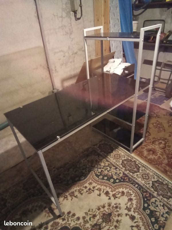 Bureau (image 1)