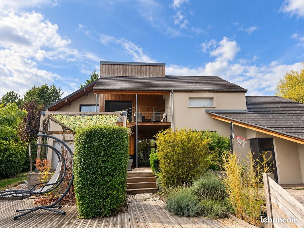 Maison 7 pièces 186 m² · à Montmorot · 186 m² · 435 000 €