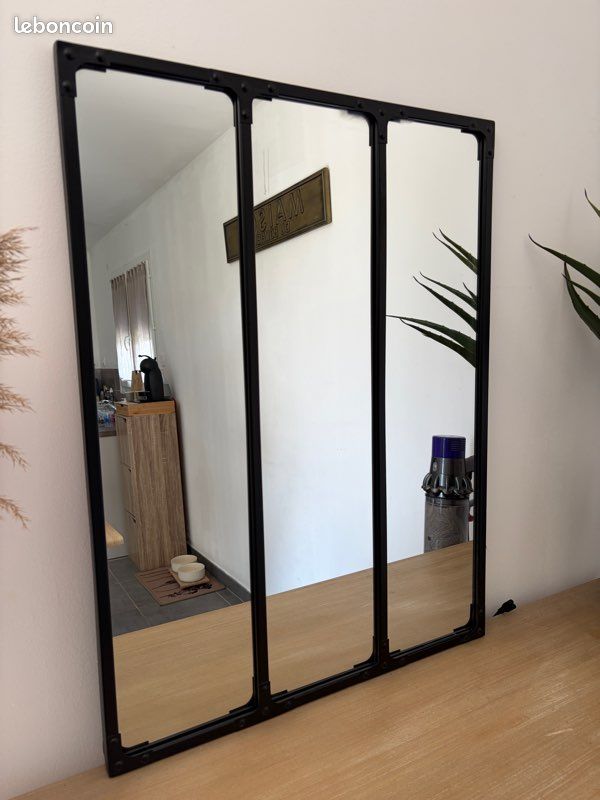 Miroir noir (image 1)