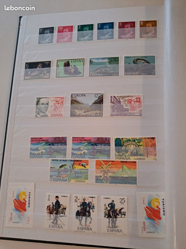 Algérie - 300 timbres différents Algérie Neuf et Oblitéré