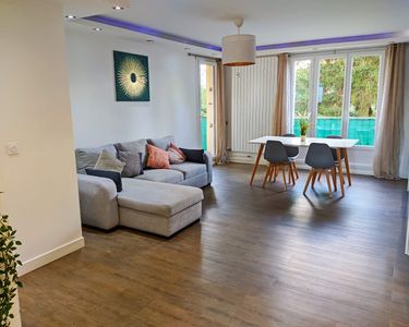 SUPERBE T5 LUMINEUX - RARE secteur en plein essor - près de 100 m² - 2 salles de bain - VILLEURBANNE - 20 min Gare Lyon PART-DIEU en Bus express