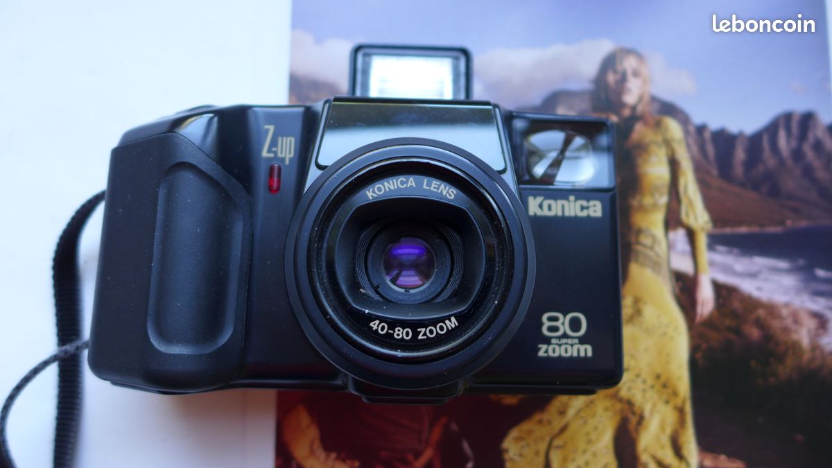 Appareil photo KONICA KANPA! avec étui et une pile high tech