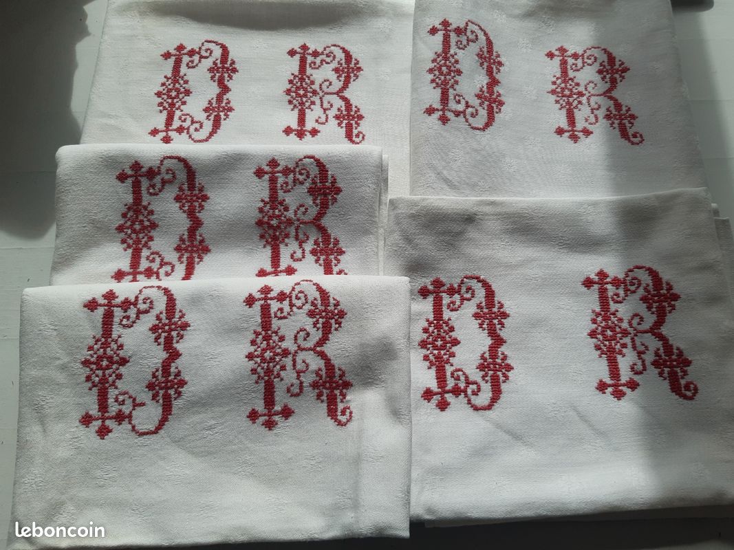 Lot De 11 Serviettes De Table Damassées Anciennes, Monogrammées, 51x58 Cm