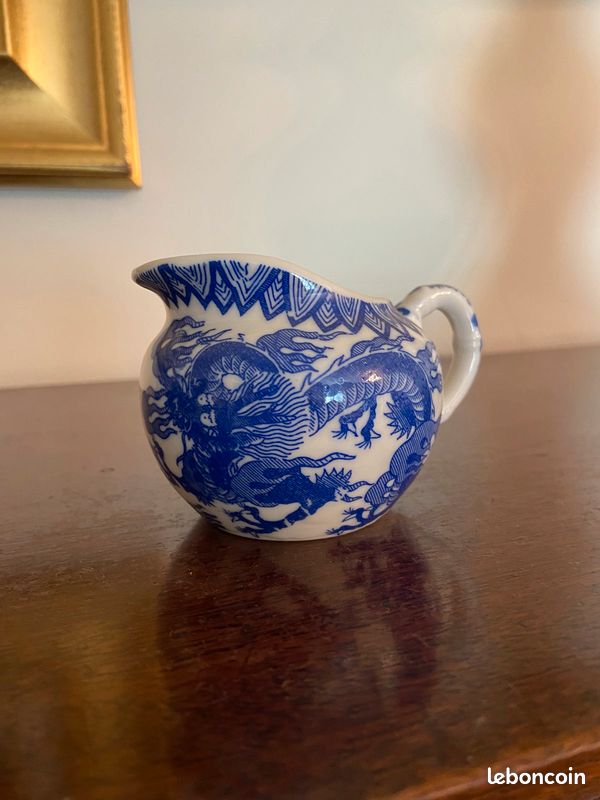 Tasse et assiette à café et sa théière (image 2)