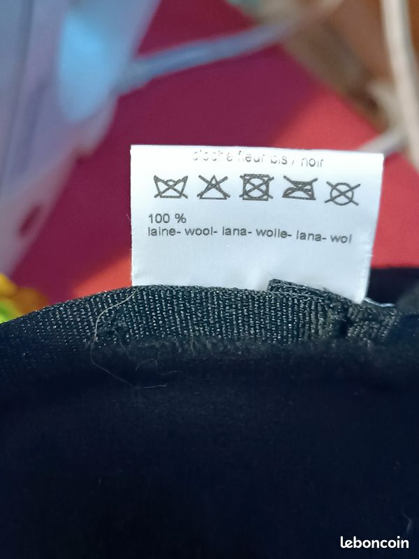 Chapeau cloche noir "Un jour ailleurs" 100 % laine (image 6)