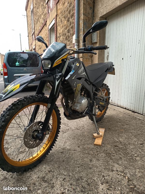 125 xt - Motos