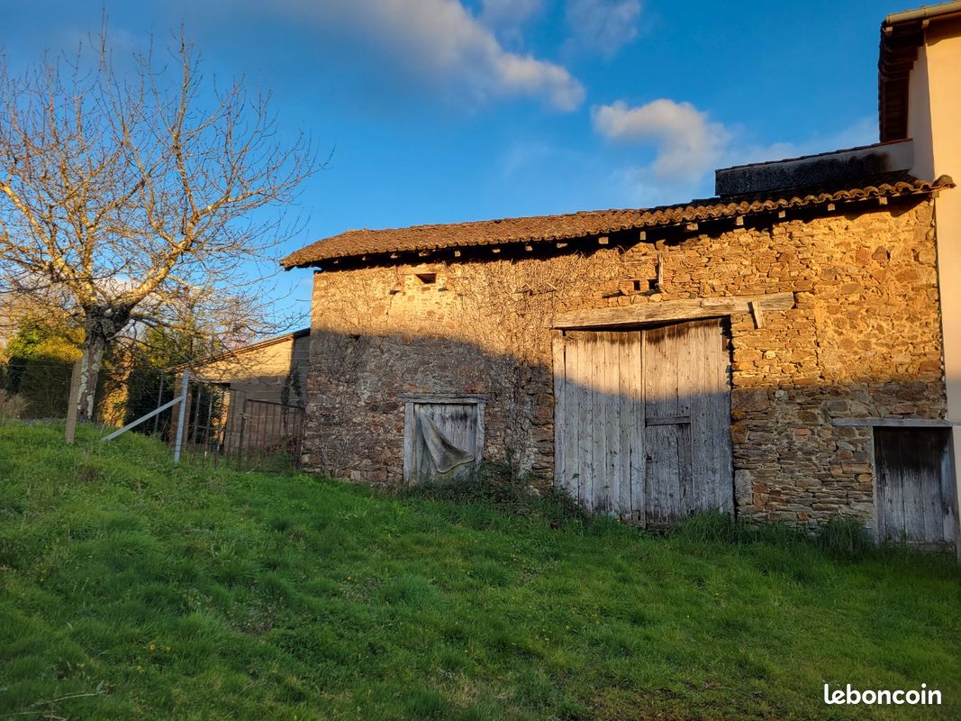 Maison 1 pièce 90 m² · à Chaillac-sur-Vienne · 90 m² · 15 999 €