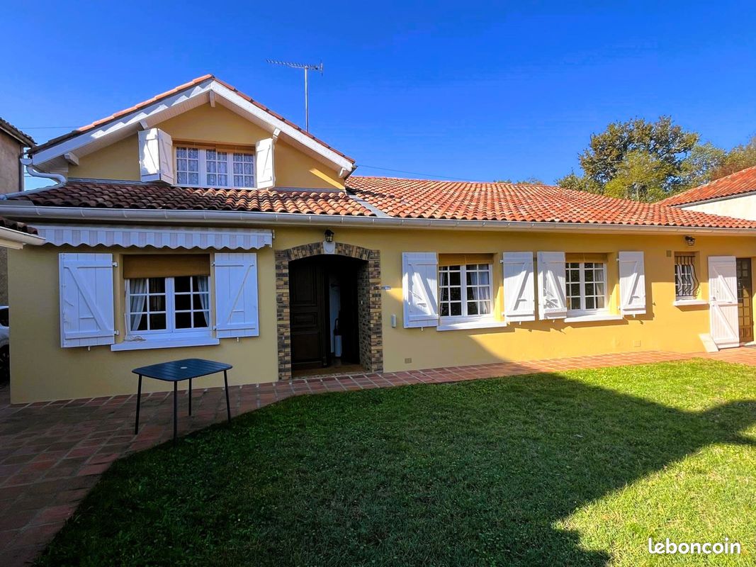 Maison 6 pièces 161 m² · à Plaisance · 161 m² · 188 000 €