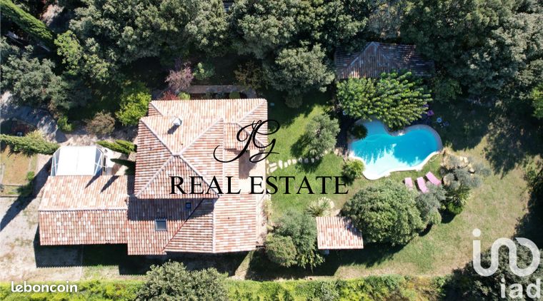 Maison 6 pièces 250 m²