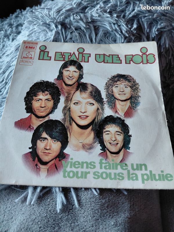 Vinyle 45 tours il était une fois, viens faire un tour qous la pluie (image 1)