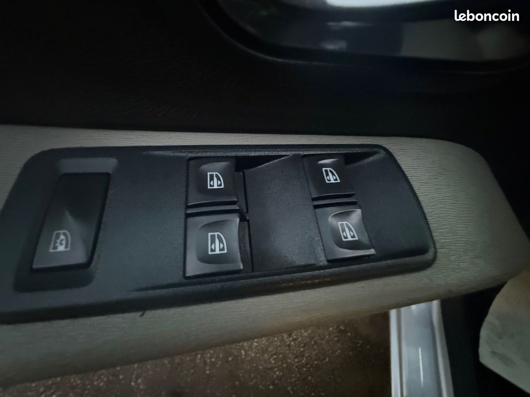 Dacia lodgy 1.2i tce - 16v turbo 115cv silver line 7 places 2016 (image 22)