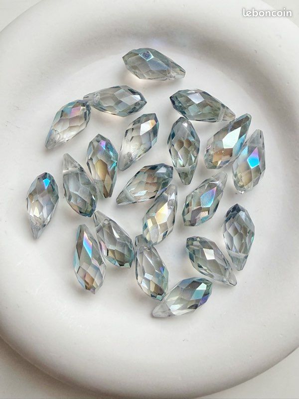 20 perles en verre cristal en forme de goutte d'eau, 6x13 mm.8 (image 1)