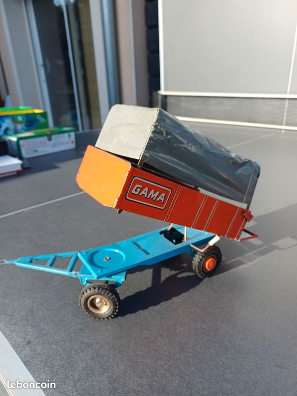 Jouet Mécanique Tracteur Avec Remorque En Tôle - Occasion, Vendu Sans Clé, état à Voir