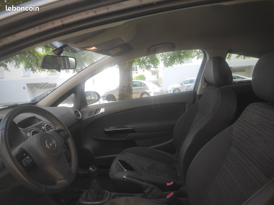 Corsa phase 2 1300 cdti 2014 gps regulateur clim 135000 km (image 3)