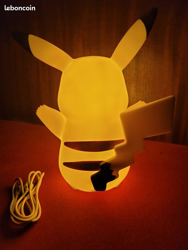 PIKACHU lumineux (image 2)