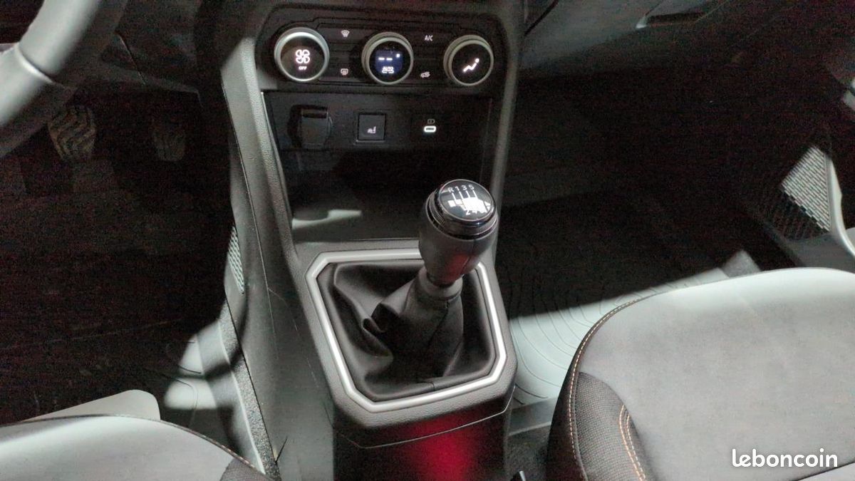 Dacia jogger tce 110ch 7 places gsr2 bvm6 extreme + pack navi -10% remise (image 6)