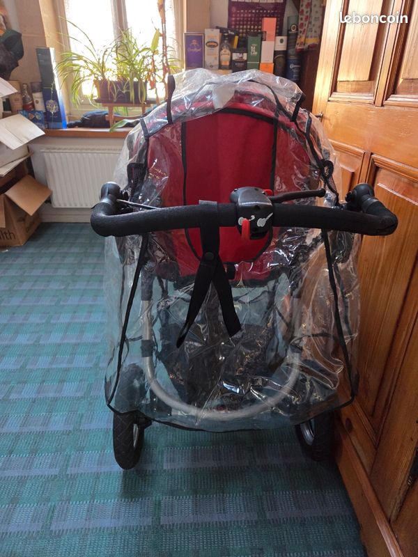 Poussette trois roues rouge Bebe confort (image 2)