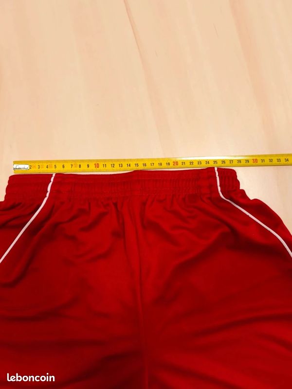 Short De Sport Adidas Climalite Vintage Rouge Bandes Blanches Taille enfant 14 Ans Logo brodé Blanc (image 9)