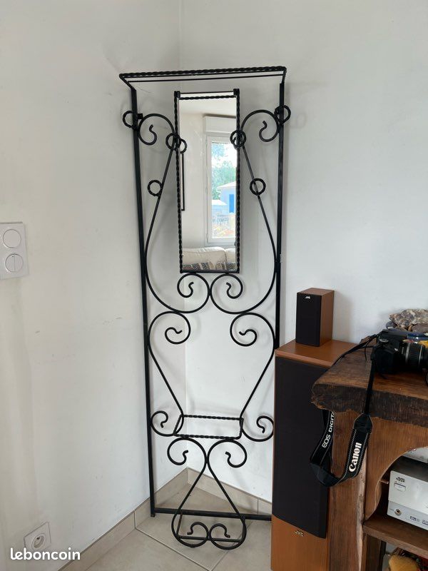 Vestiaire/porte manteau en fer forgé et miroir. Années 50 (image 4)