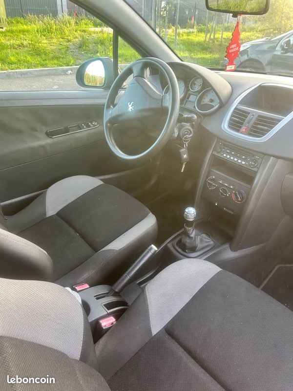 207 Peugeot 1.4 (image 3)