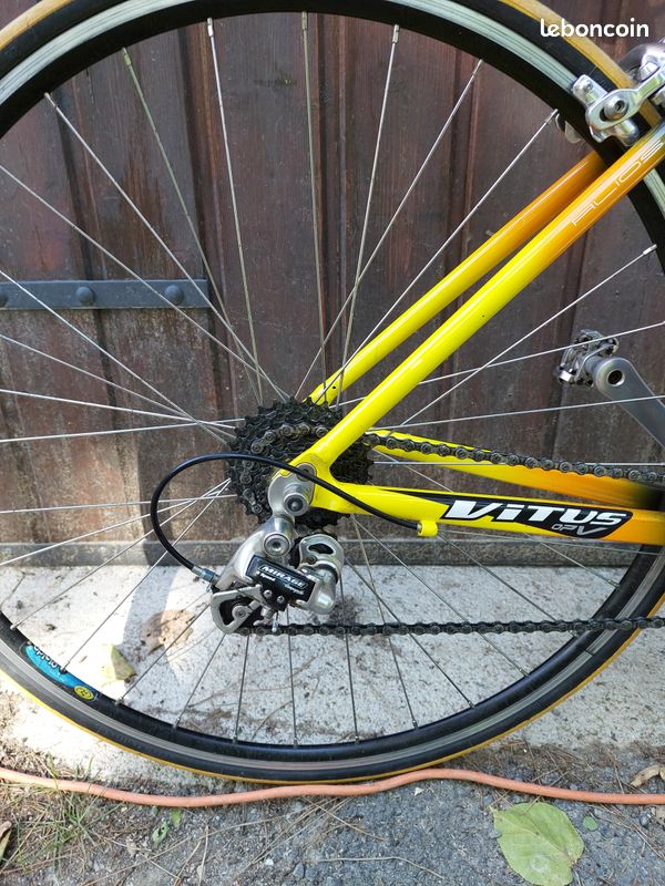 Vélo De Route Vitus Homme, Cadre Bleu 55cm, Roues Mavic, 14 Vitesses, Très Léger (12kg)