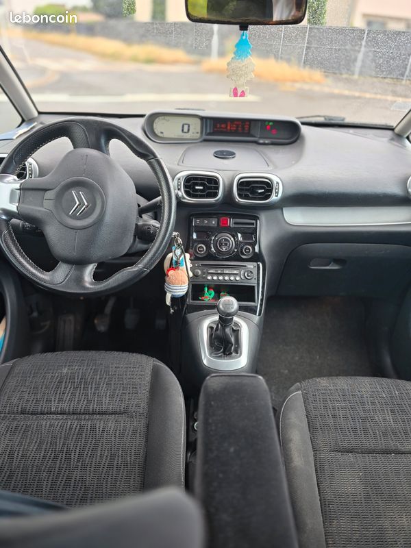 Citroën C3 Picasso 1.6 HDi 110 ch superbe état (image 7)