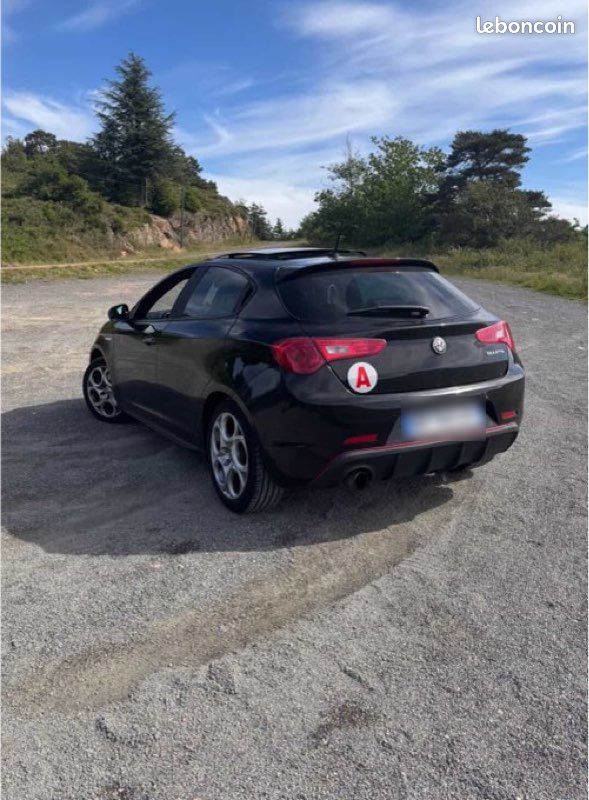 Alfa Romeo Giulietta Lusso 1.4 MultiAir 150cv (image 2)