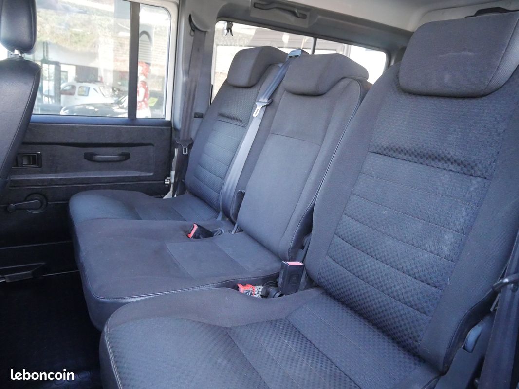 Land-rover DEFENDER 110 2.4 TD4 122 STATION WAGON 7PL S TD4 BVM (image 22)