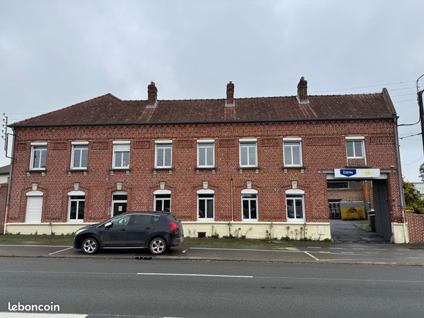 Bureaux logements hangar de stockage