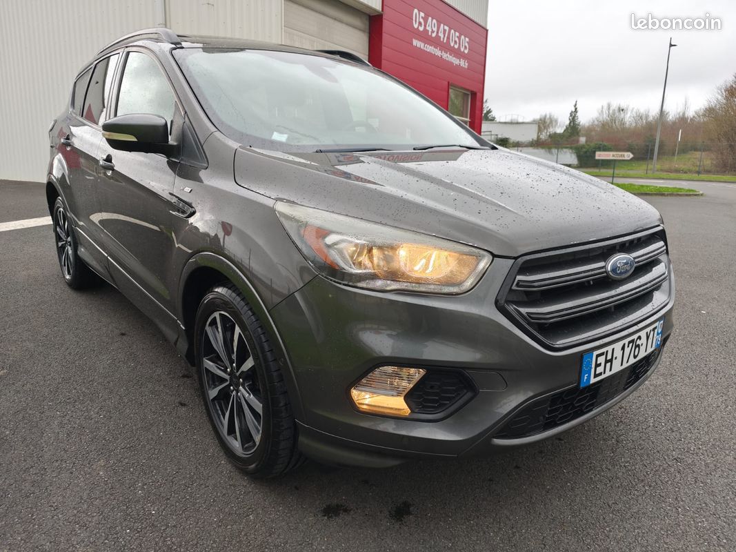 FORD Kuga 2.0 l Phase 2 St-Line Diesel TDCi 150ch Stop&Start ST-Line 4x2 Toit ouvrant (image 7)