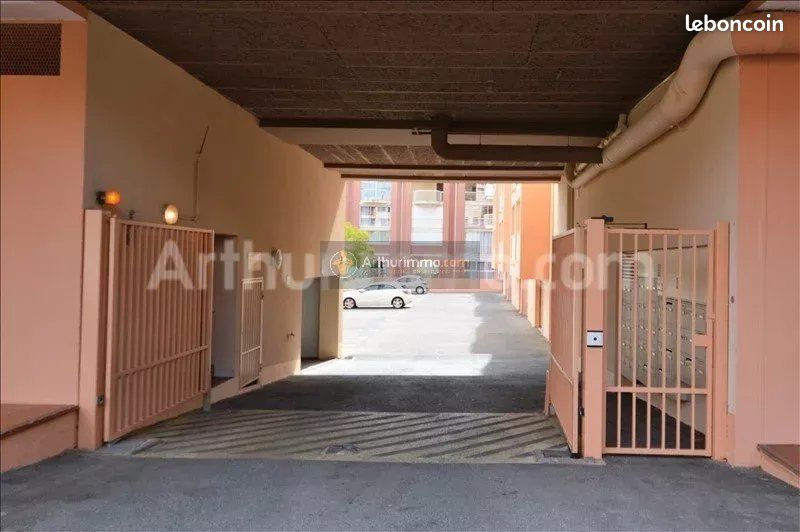 Parking 13 m² · à Fréjus · 13 m² · 113 €/mois