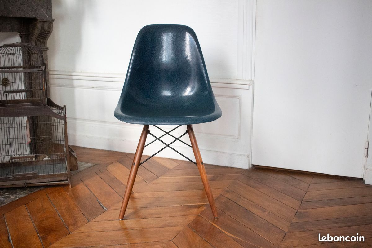 Chaise Eames DSW vintage bleu nay (image 1)