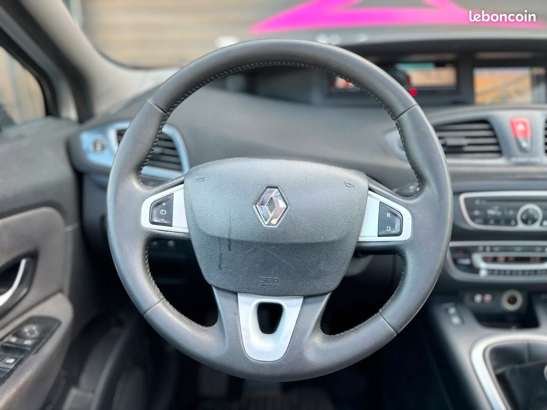 RENAULT SCENIC III dCi 130 FAP Energy eco2 15th - 4 PNEUS NEUFS - MOTEUR À CHAINE - TOIT OUVRANT (image 15)
