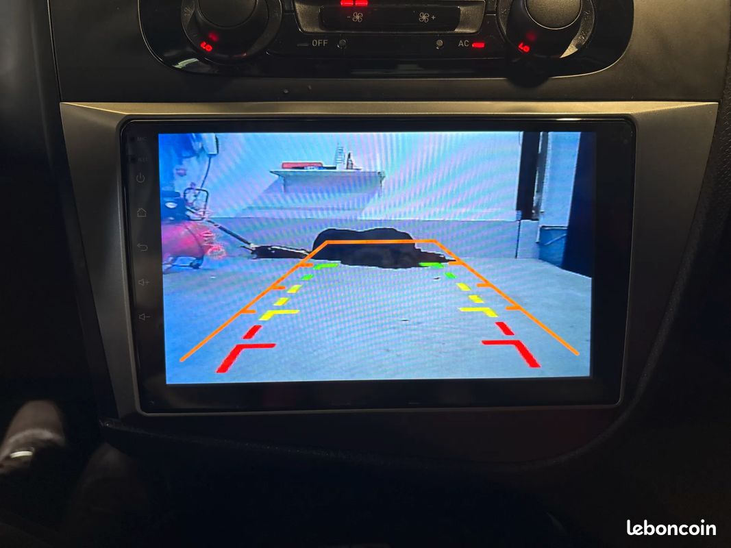 SEAT Leon 1.6 D 105ch Style - 2012 - 171 500 km - CarPlay - Faible km (image 11)