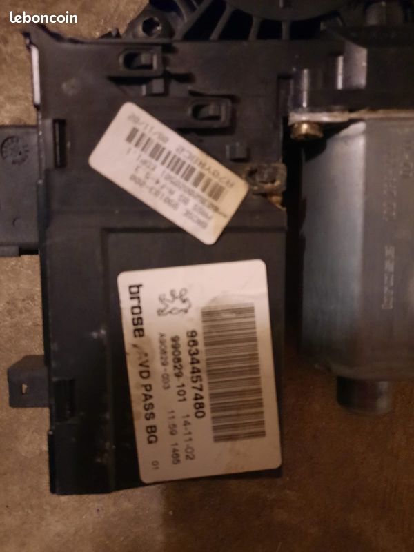 Moteur De Lève-vitre Avant Droit Brose - Référence 9637131180, D'occasion Testé