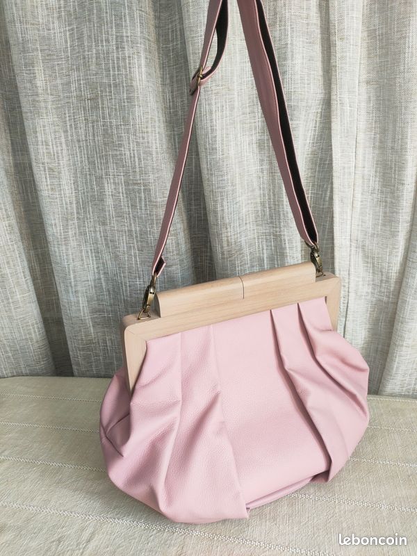 Sac à main bandoulière REDCROW rose pastel armature bois