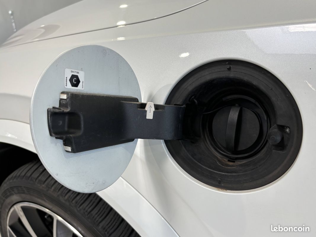 VOLVO XC90 Recharge T8 AWD 303+87 ch Geartronic 8 7pl Inscription Luxe (image 37)