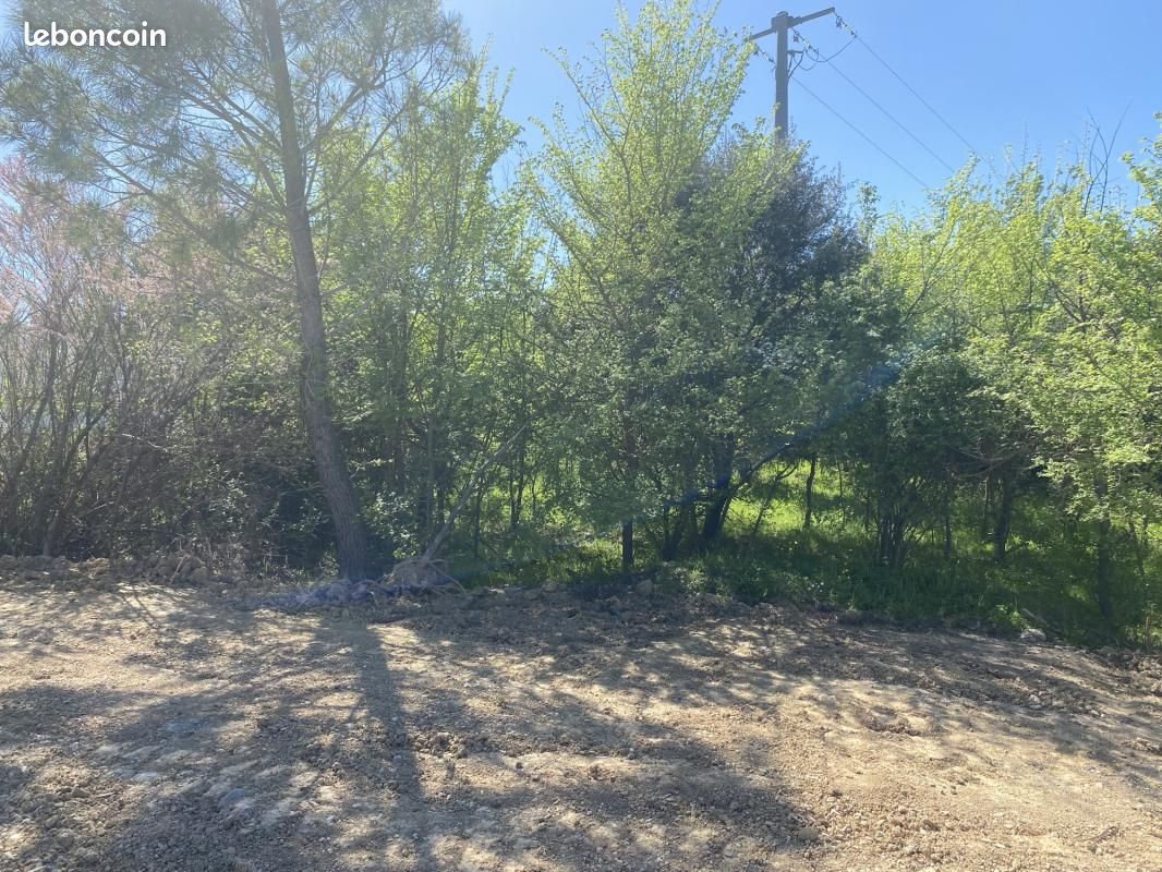 Terrain 320 m² · au Puy-Sainte-Réparade · 170 000 €