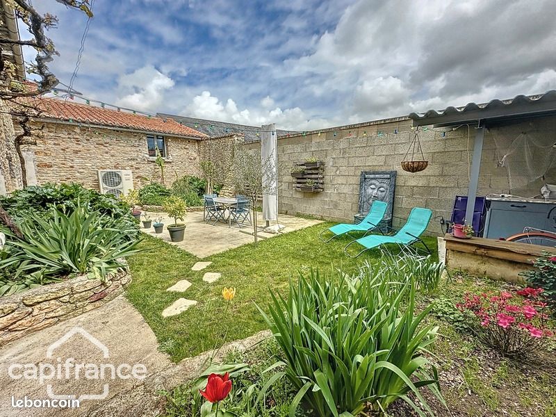 Maison 6 pièces 180 m² - Plaine-et-Vallées 79100 Oiron (image principale 15)