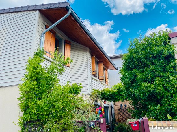Maison de ville à vendre – cœur de quartier recherché"