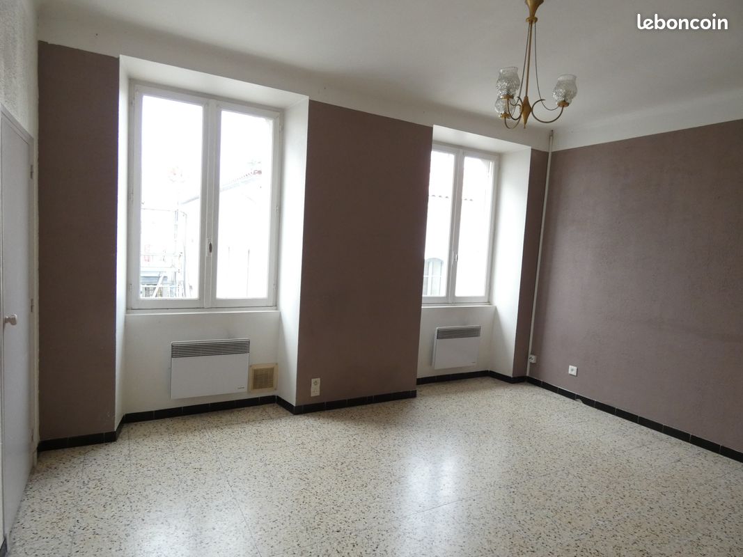 Appartement 1 pièce 28 m² · à Alès · 28 m² · 326 €