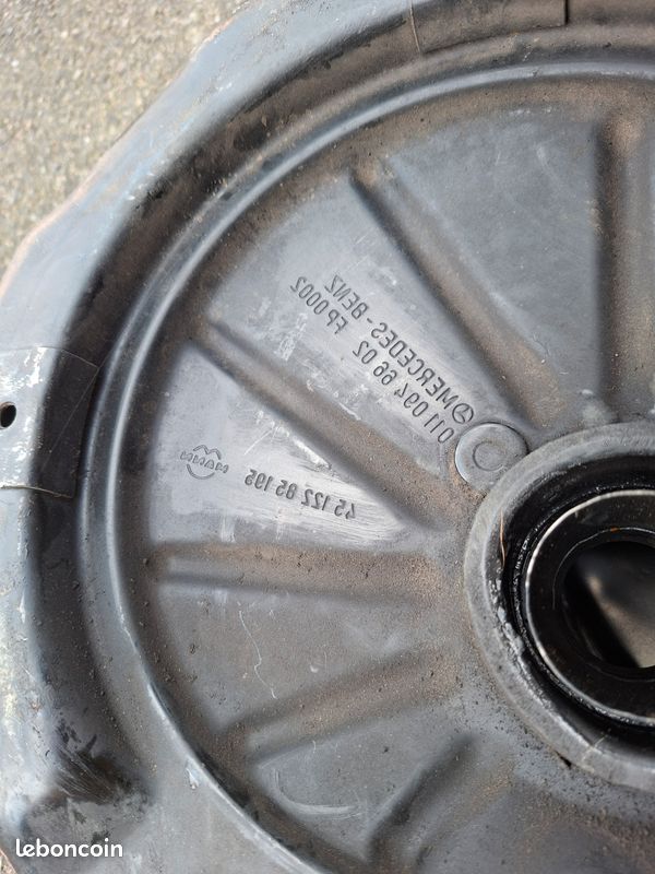 Support filtre à air Mercedes W123 (image 1)