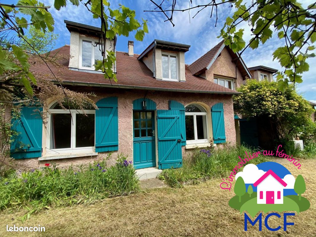 Maison 8 pièces 230 m² · à Dammartin-en-Serve · 230 m² · 262 500 €