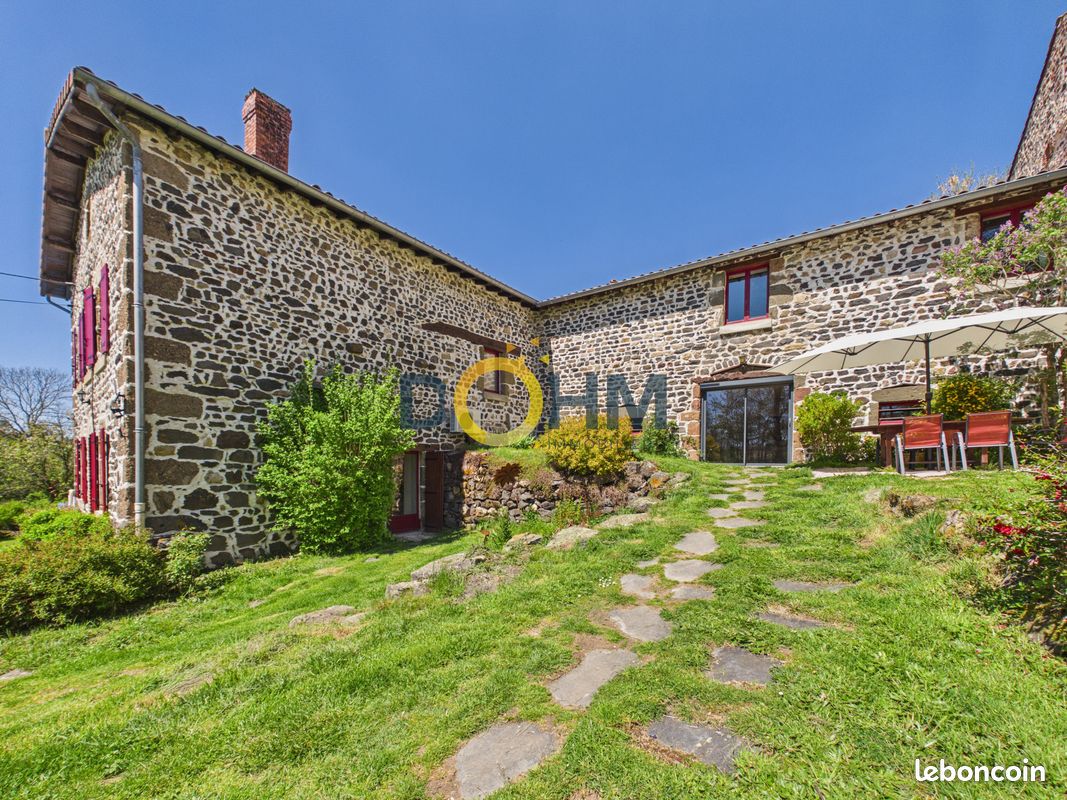 Maison 10 pièces 331 m² · à Saint-Paulien · 331 m² · 445 000 €