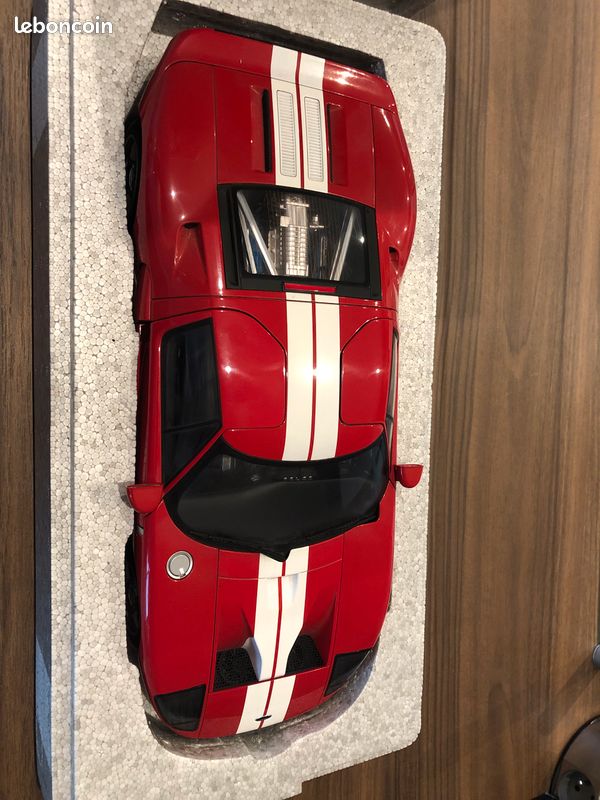 Modèle Réduit Ford GT 2005 à L'échelle 1/32 - Rouge, Métal, Boîte Fermée, Marque Xtreme Machines