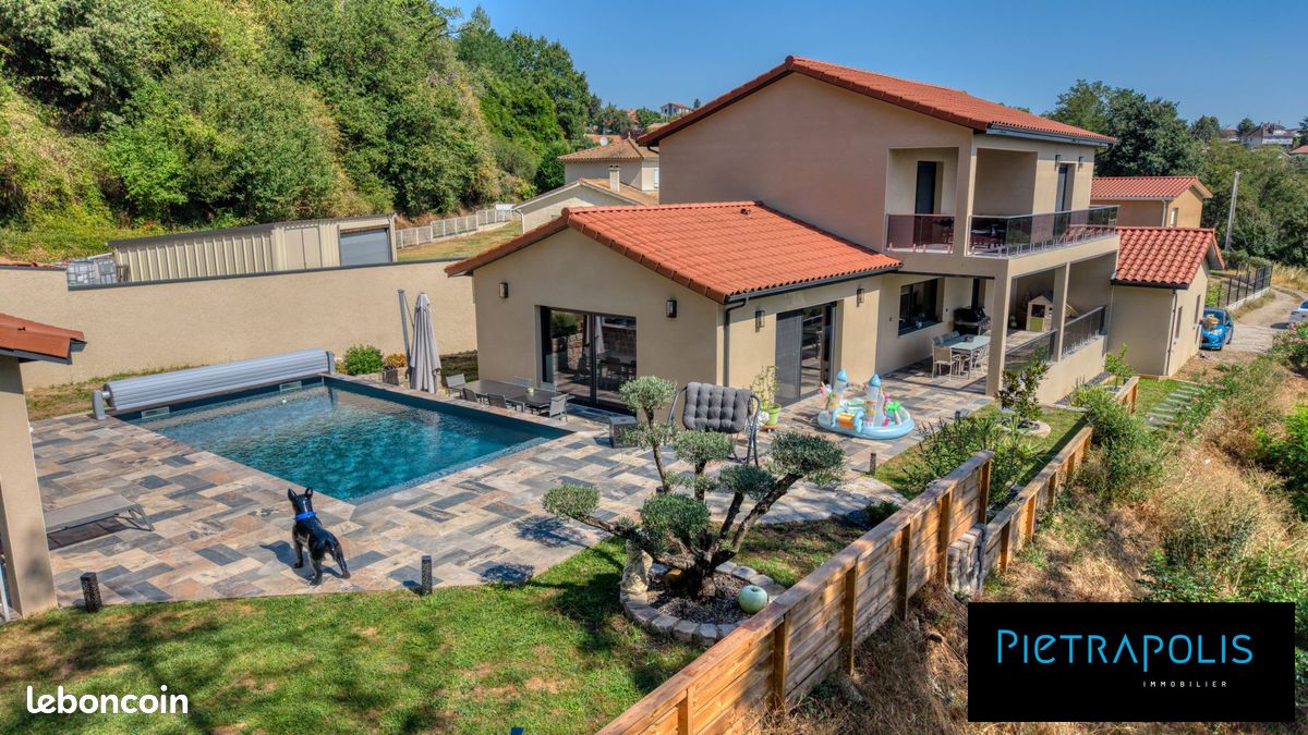 Maison 5 pièces 200 m² · à Saint-Pierre-de-Boeuf · 200 m² · 549 000 €