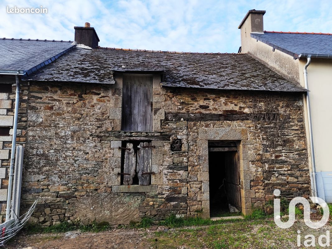 Maison 1 pièce 90 m² · à Bains-sur-Oust · 90 m² · 30 000 €