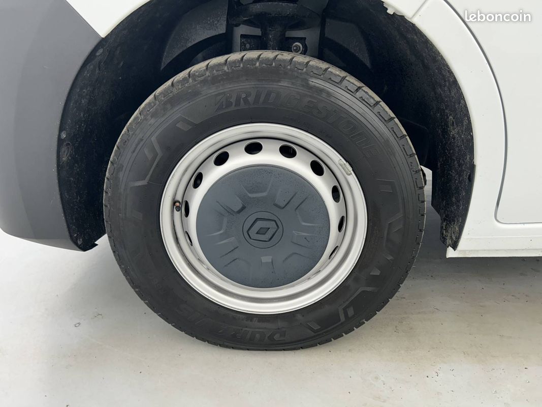 RENAULT FG Tr CF F3500 L2H2 Blue dCi 135 E6DF (image 19)