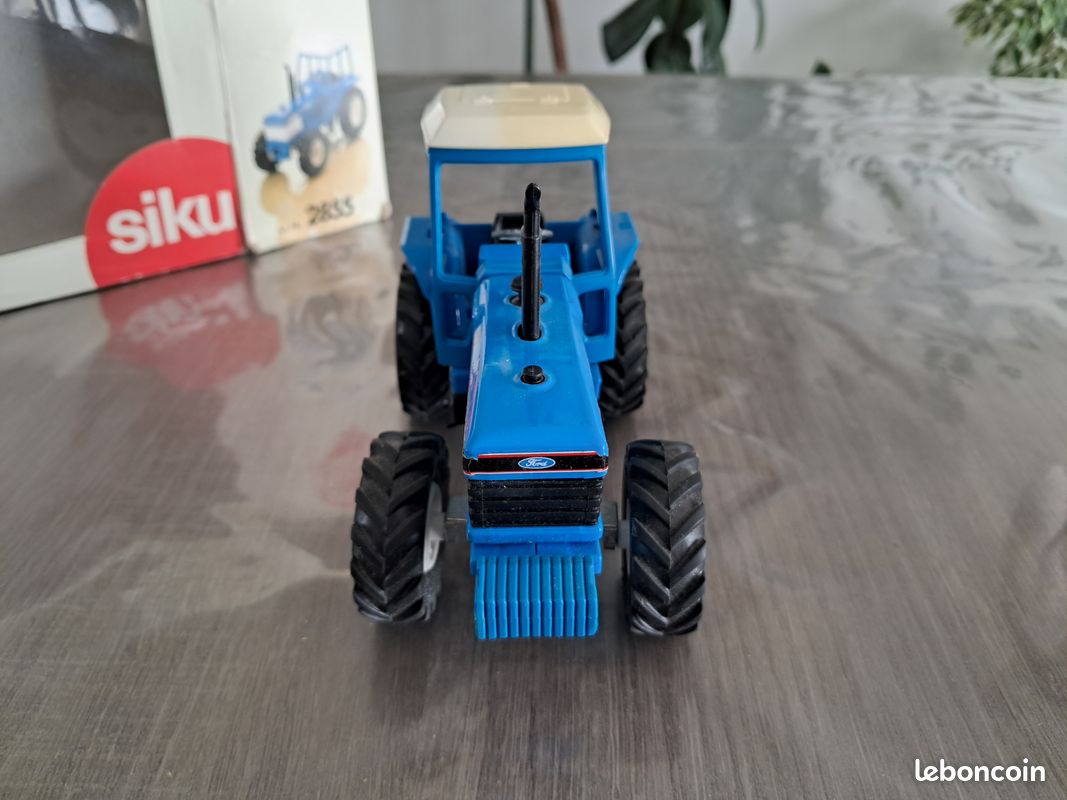 Tracteur SIKU FARMER Ford 8830 1/32 – 1990 – Collection Boîte D'origine